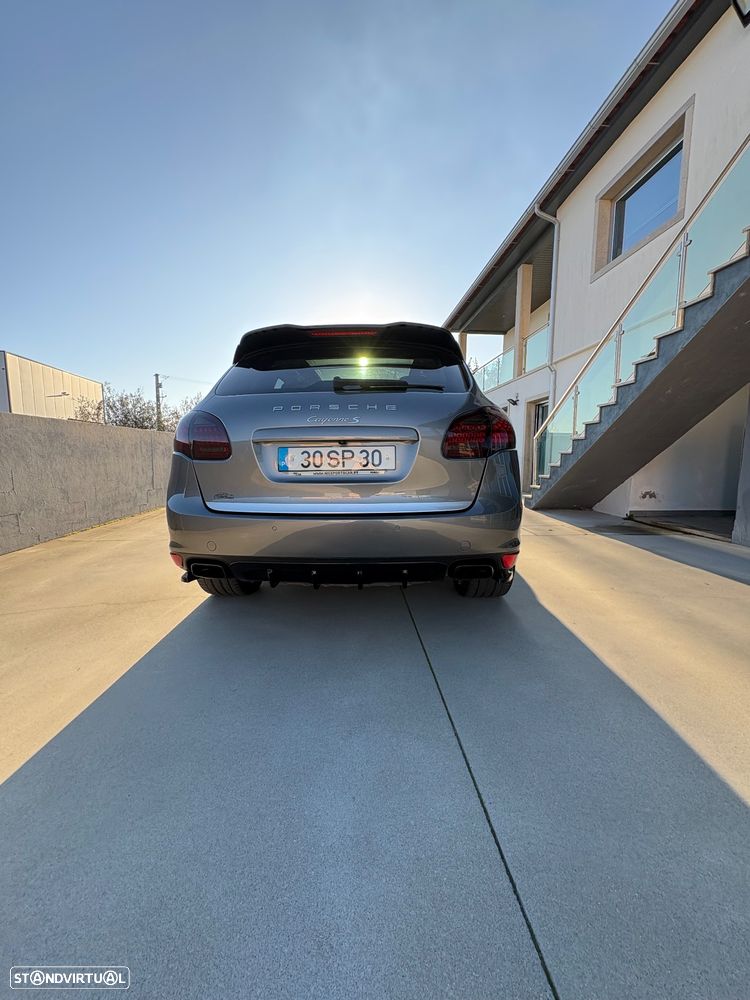 Porsche Cayenne S - 2