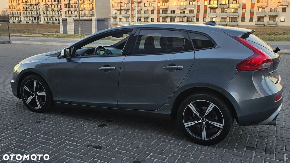 Volvo V40 D2 Drive-E R-Design Momentum - 25