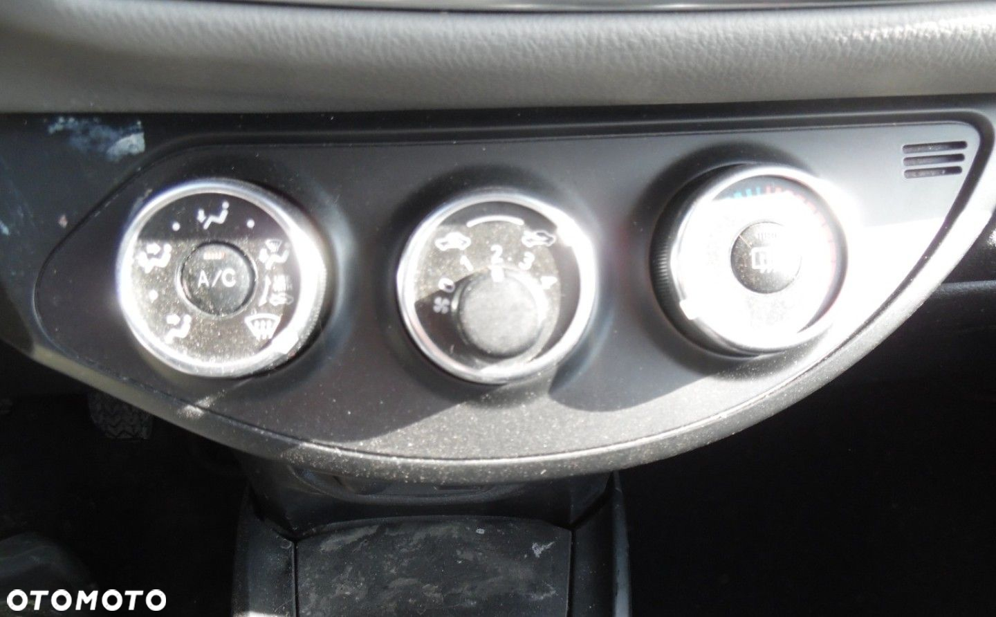 Toyota Yaris - 15