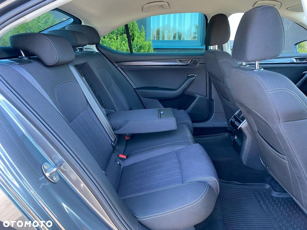 Audi A4 Limousine - 17
