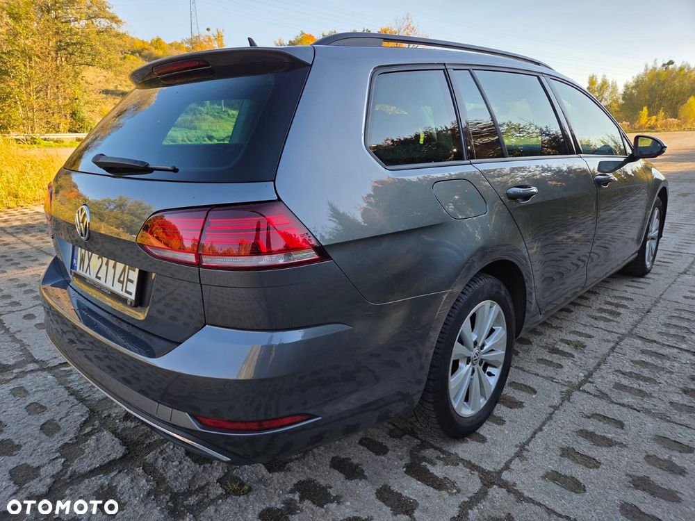 Volkswagen Golf - 6