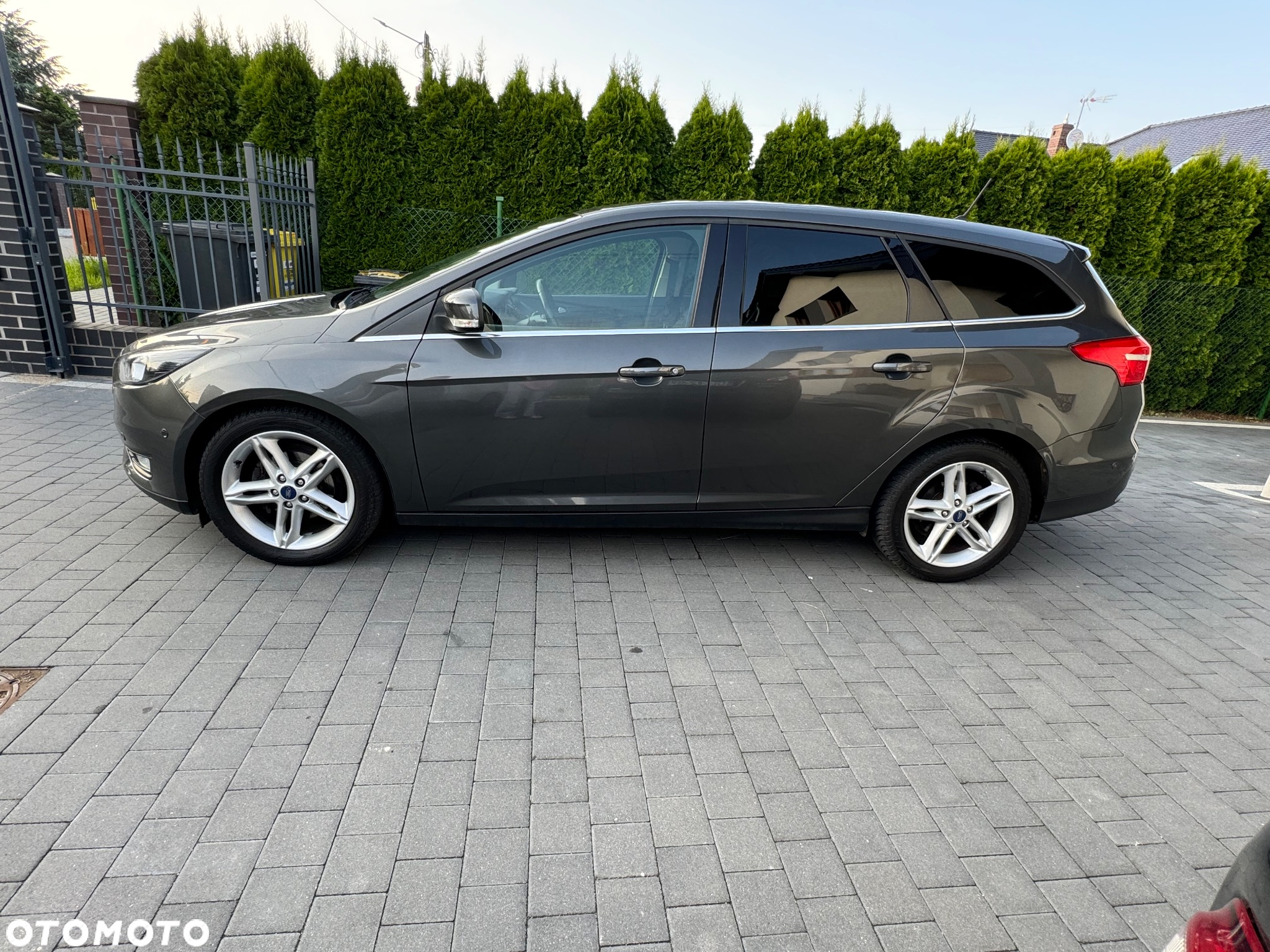 Ford Focus 1.0 EcoBoost Start-Stopp-System COOL&CONNECT DESIGN - 4