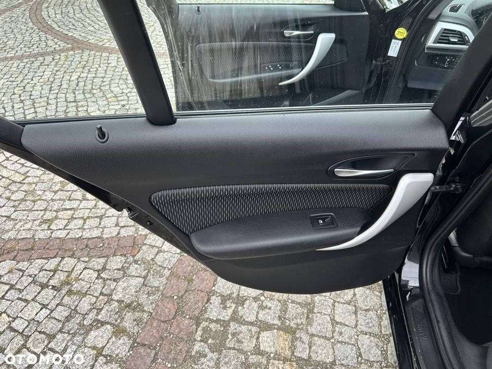 BMW Seria 1 116i - 33