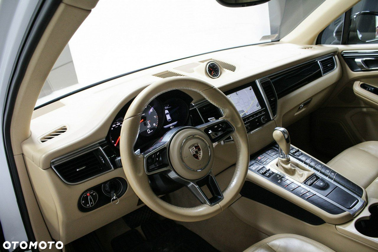 Porsche Macan - 12