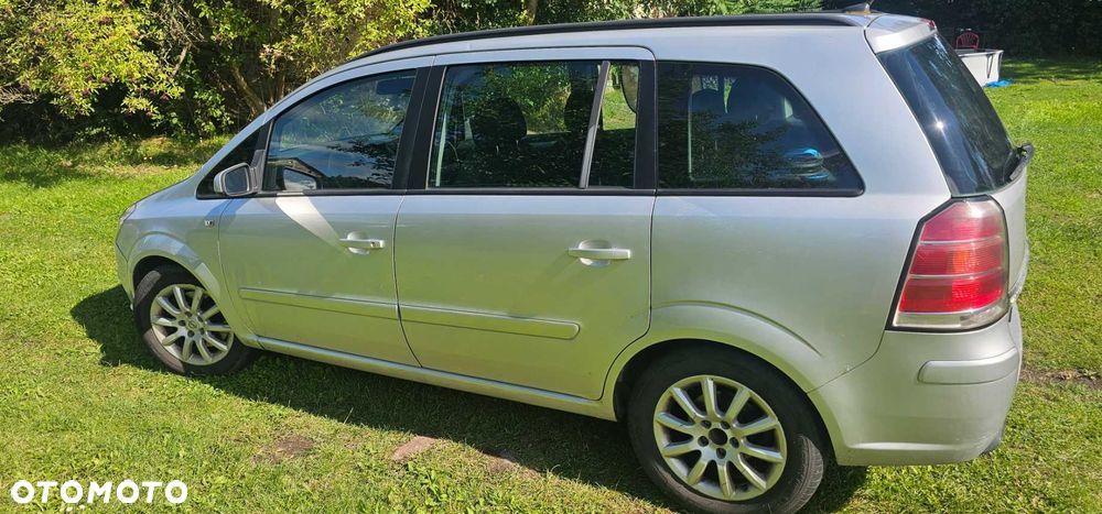 Opel Zafira - 1