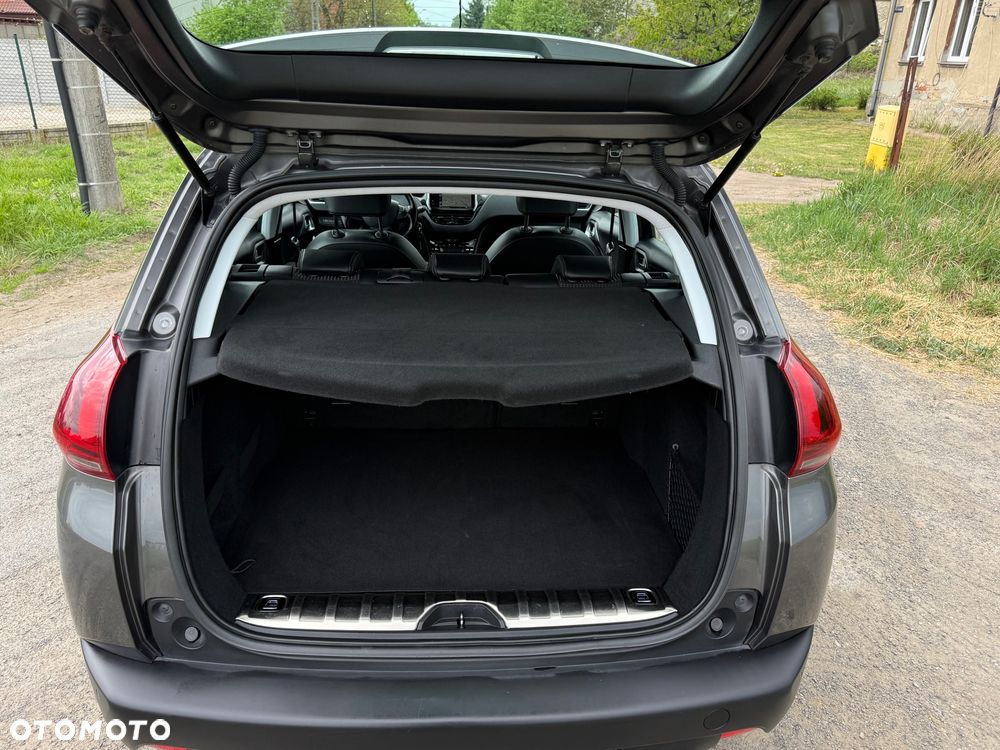 Peugeot 2008 1.2 Pure Tech Allure S&S - 18