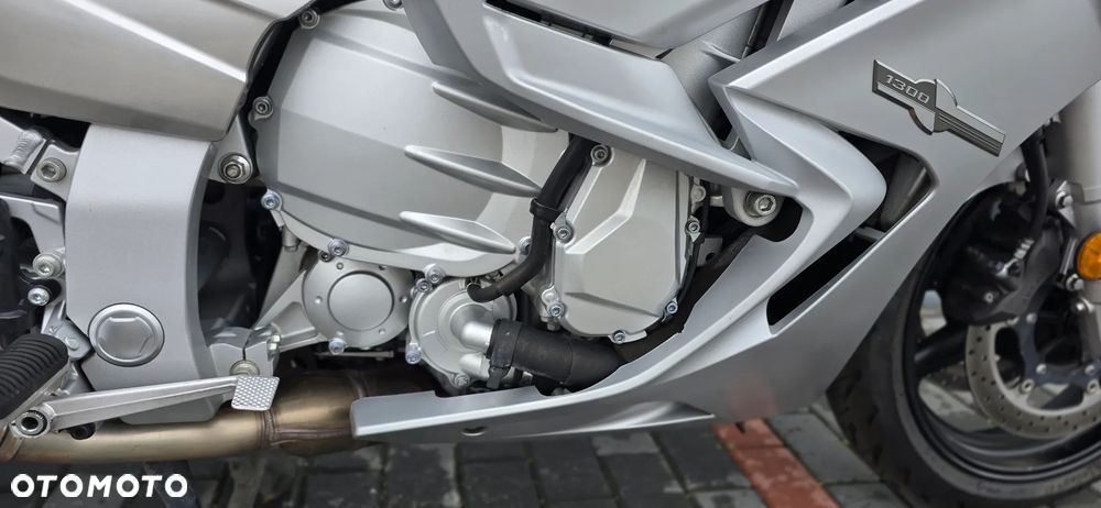 Yamaha FJR - 17