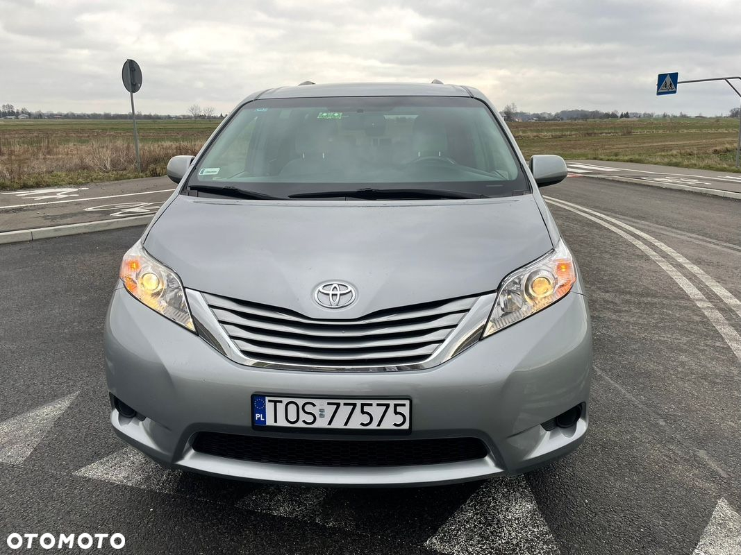 Toyota Sienna 3.5 V6 - 2