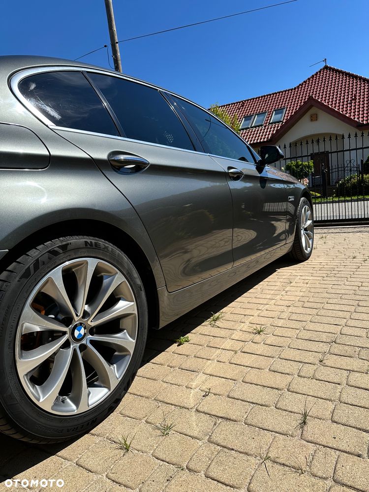 BMW Seria 5 530d xDrive Luxury Line - 3