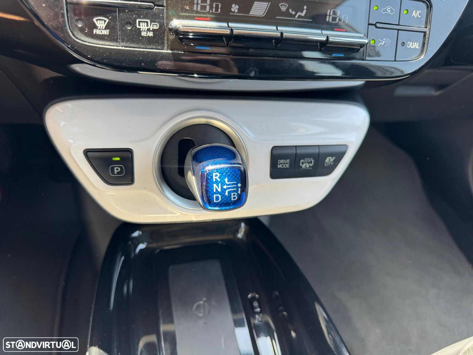 Toyota Prius 1.8 Plug-In Premium - 21