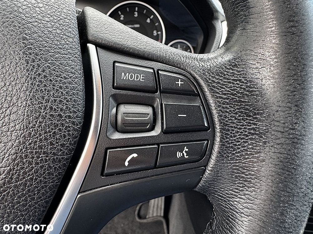 BMW Seria 3 318d - 25