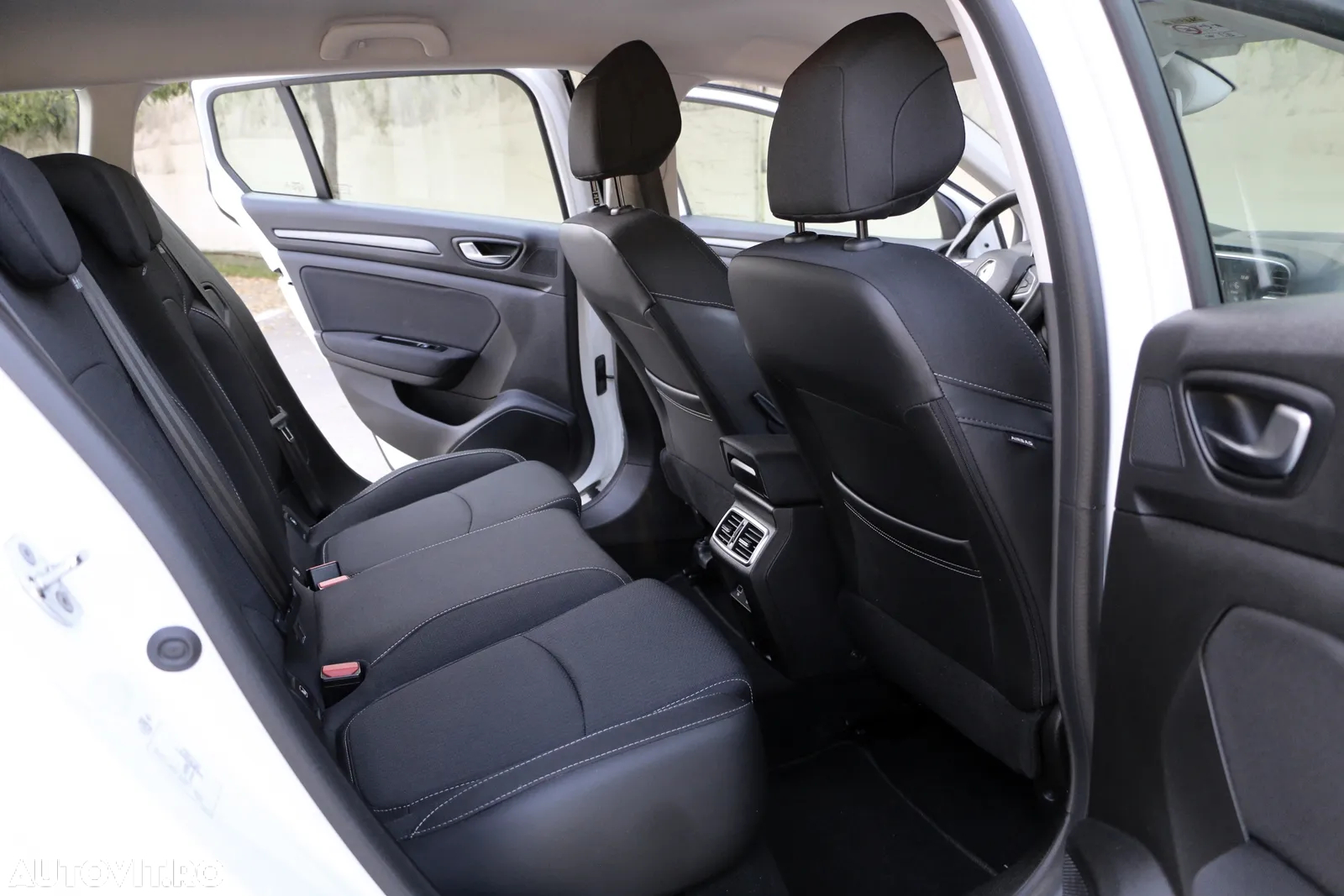 Renault Megane Blue dCi 115 Authentic - 11