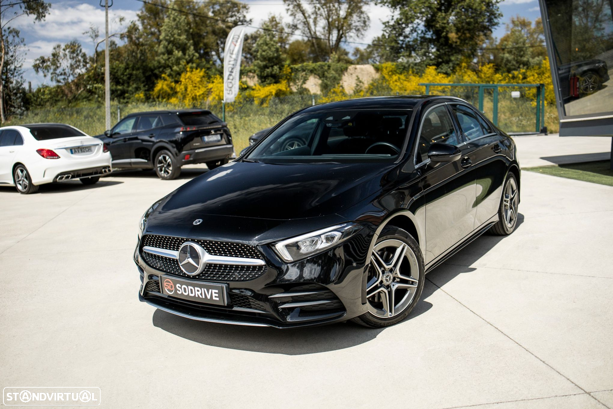 Mercedes-Benz A 250 Limousine e AMG Line - 12
