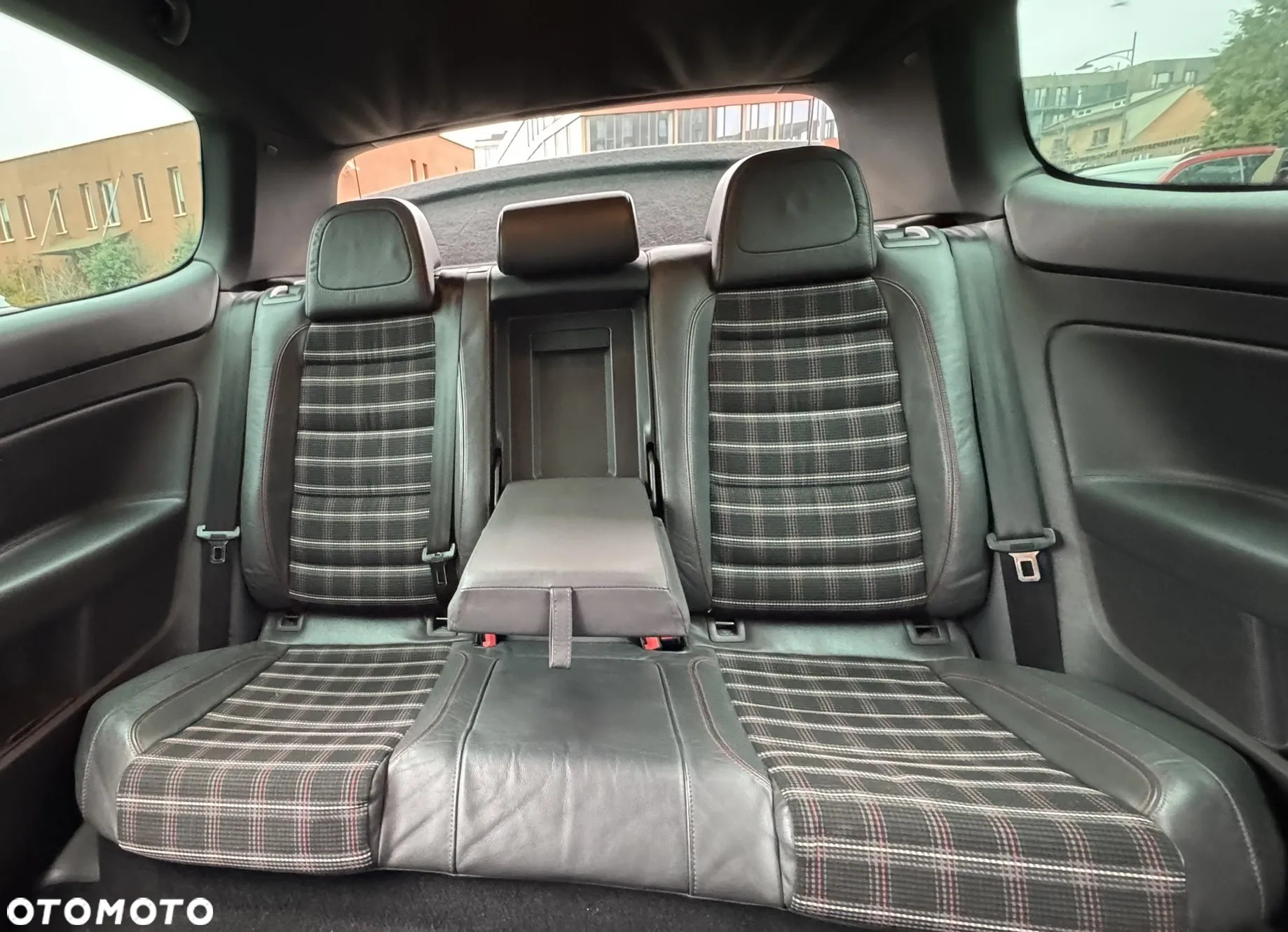 Volkswagen Golf V 2.0 TSI GTI Edition 30 - 21
