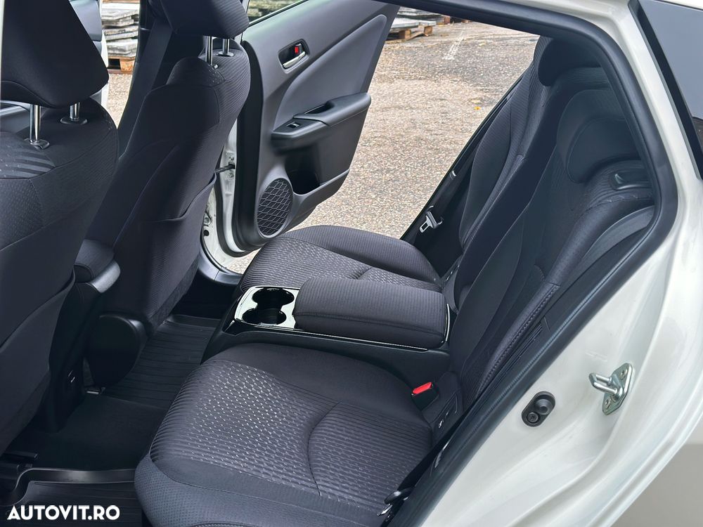 Toyota Prius 1.8 HSD Dynamic - 10