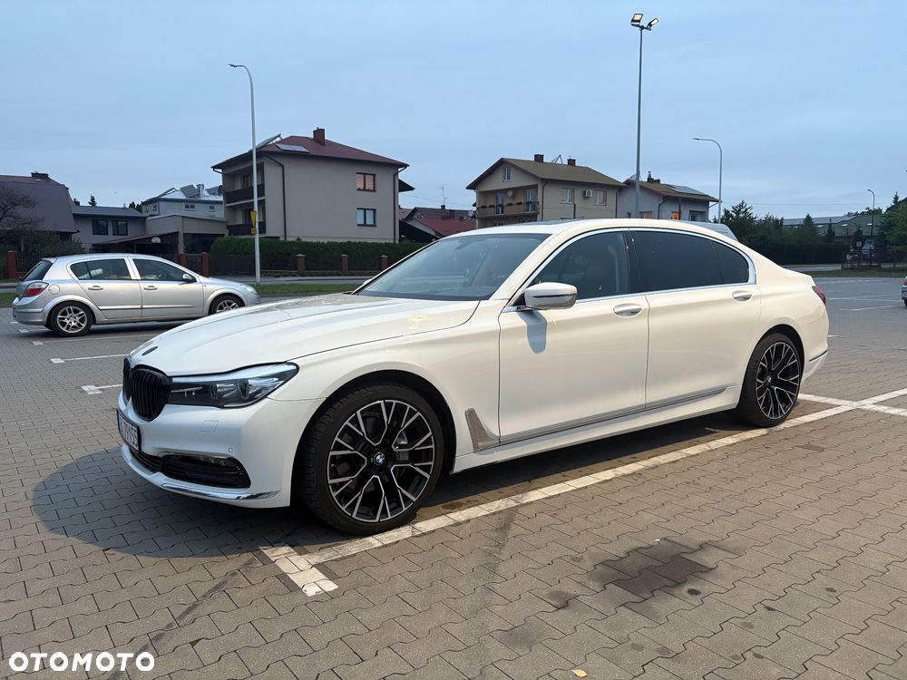 BMW Seria 7 740i - 3