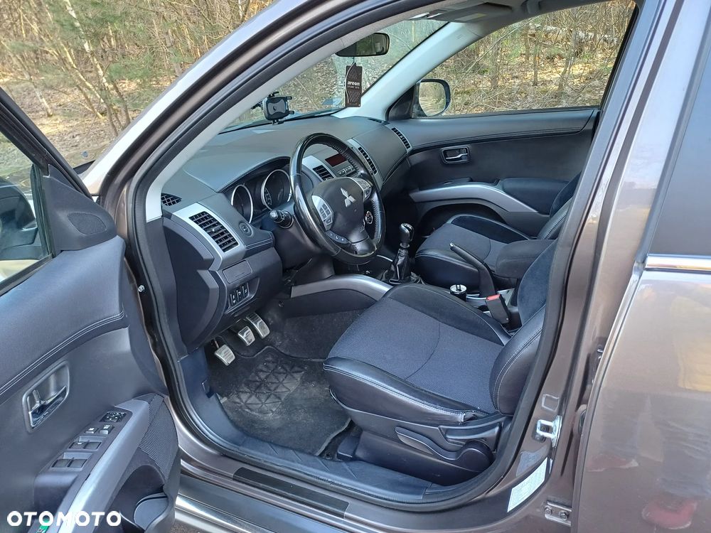 Mitsubishi Outlander 2.2 DI-D ClearTec 2WD Edition - 12