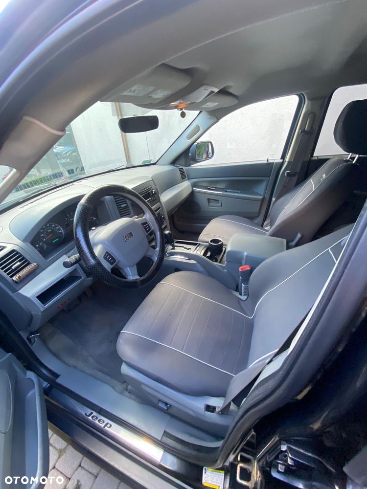 Jeep Grand Cherokee - 19