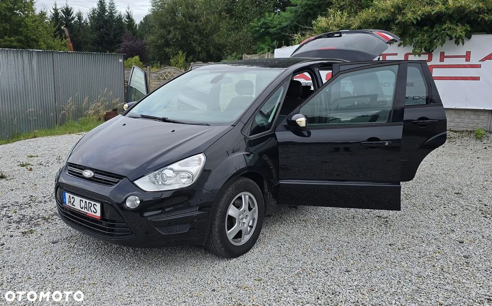 Ford S-Max - 11