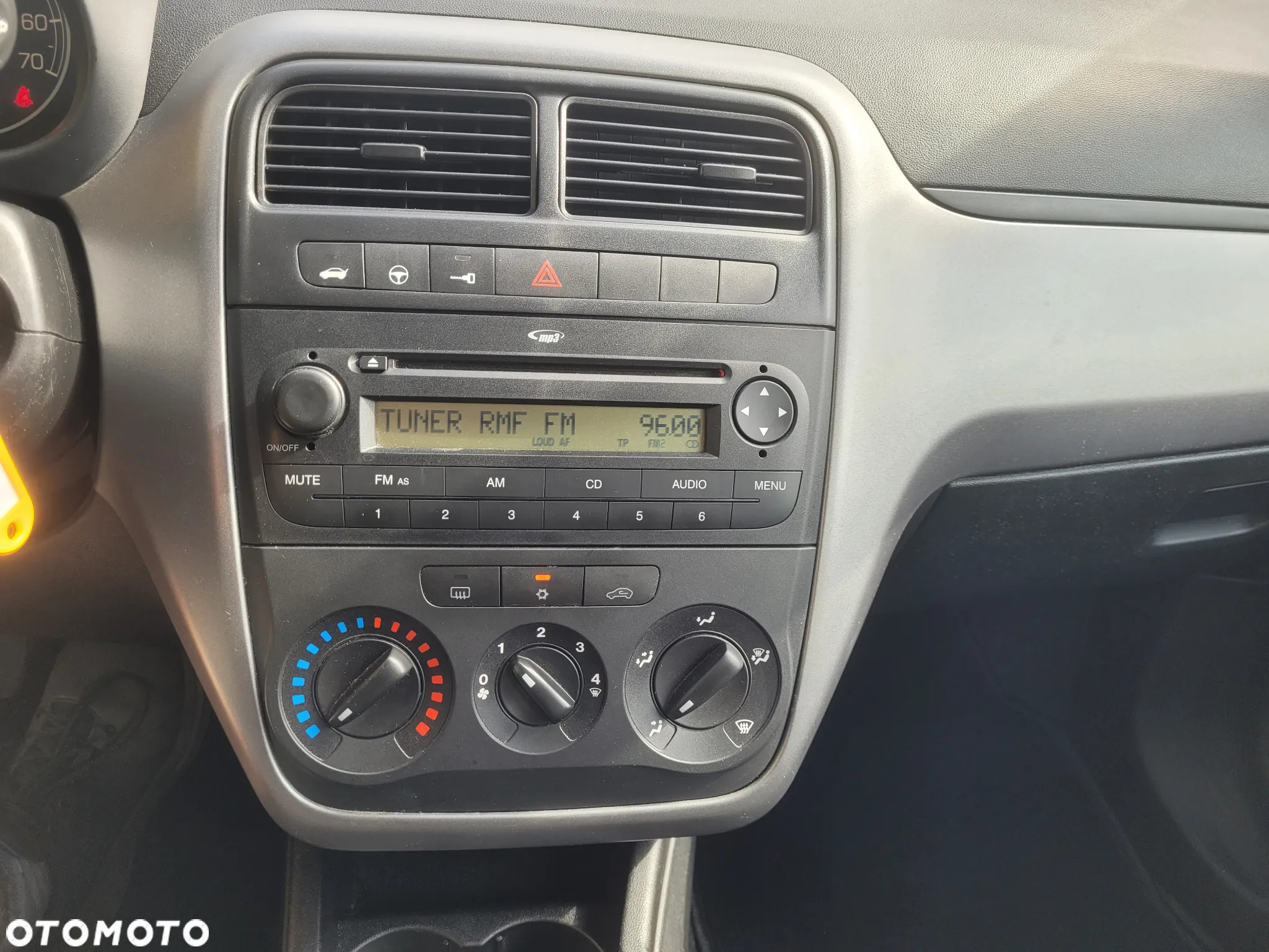 Fiat Grande Punto - 25