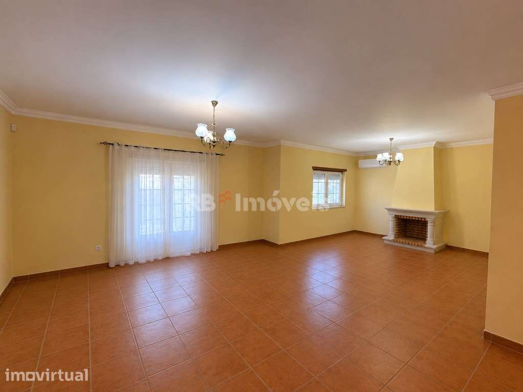 Moradia Familiar T5 na Golegã - Espaço para Toda a Família - Grande imagem: 5/39