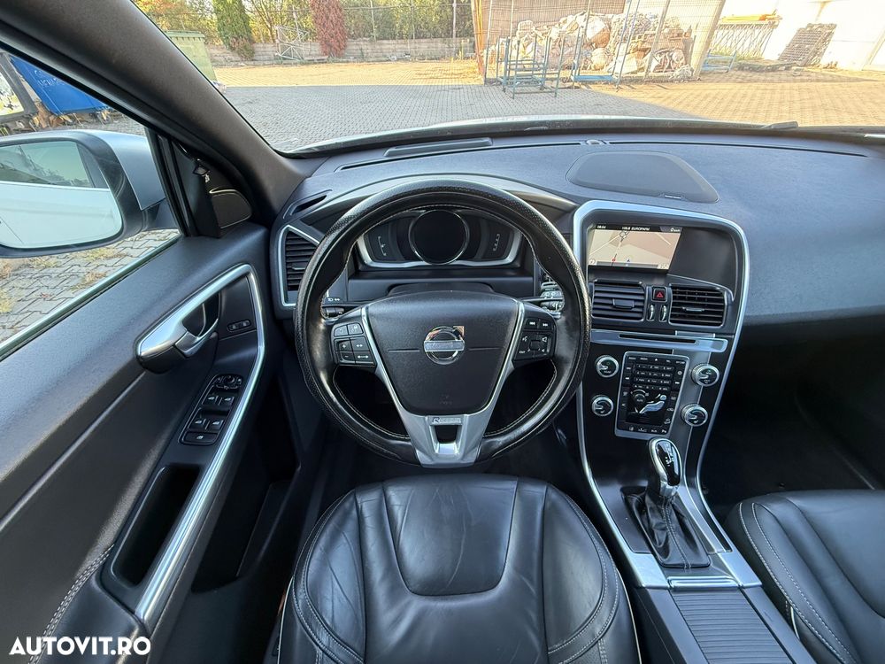 Volvo XC 60 D5AWD R-Design - 17