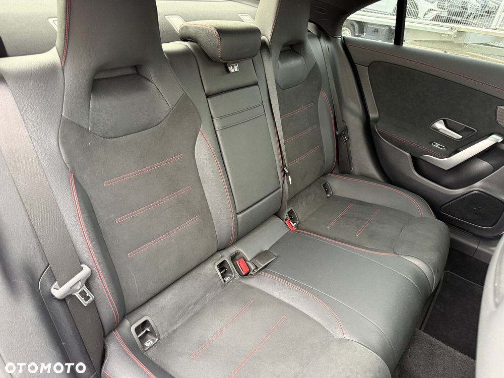 Mercedes-Benz CLA 200 mHEV AMG Line 7G-DCT - 27