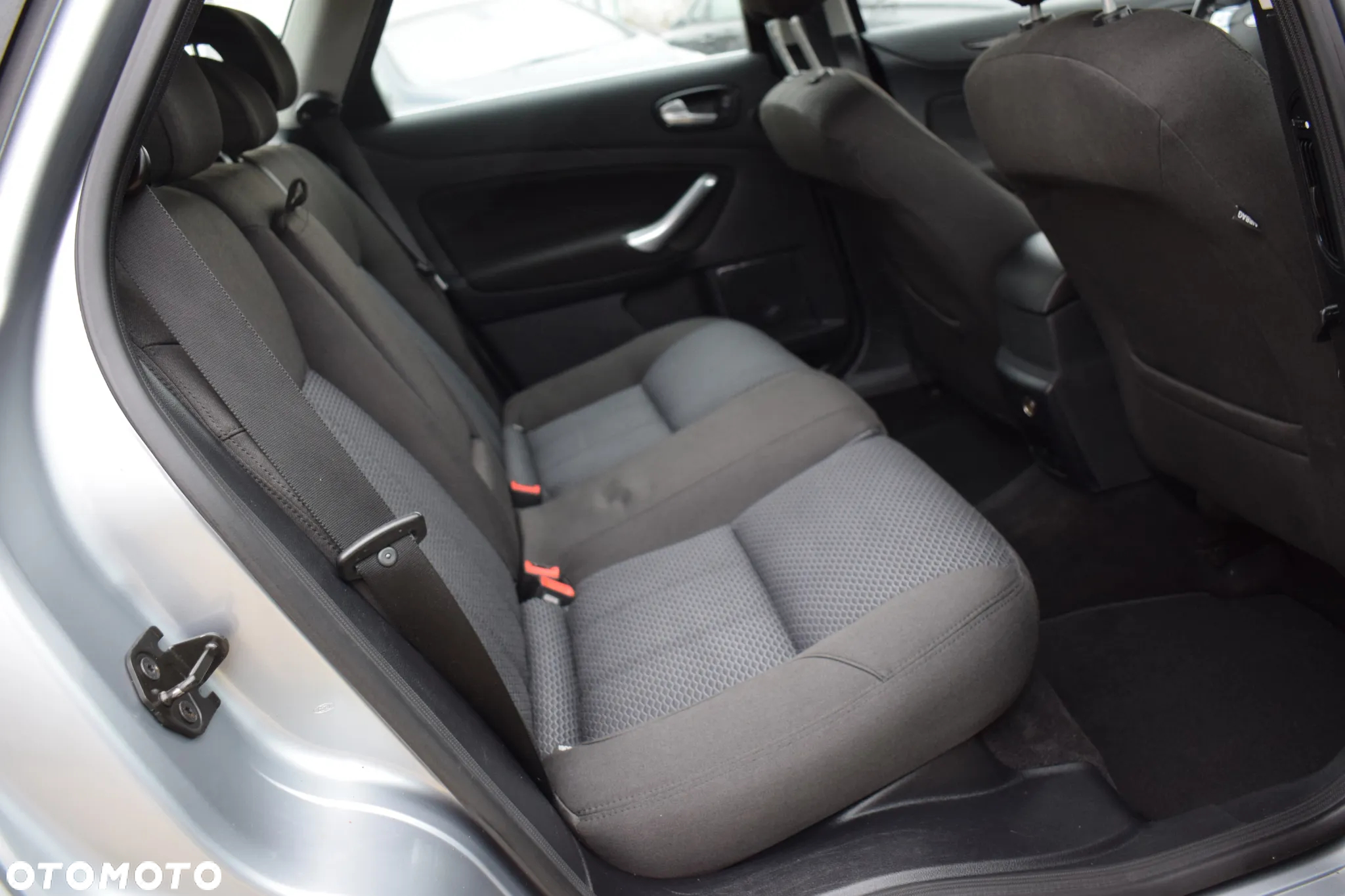 Ford Mondeo 2.0 Ghia - 15