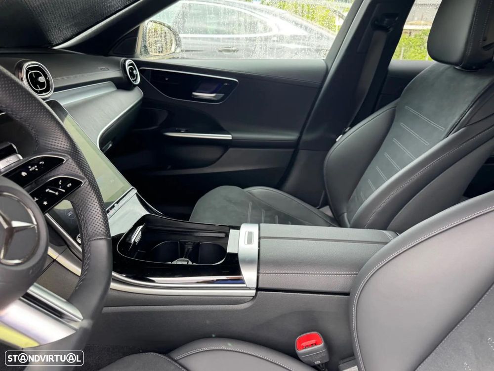 Mercedes-Benz C 300 de 9G-TRONIC AMG Line — fotografia 12