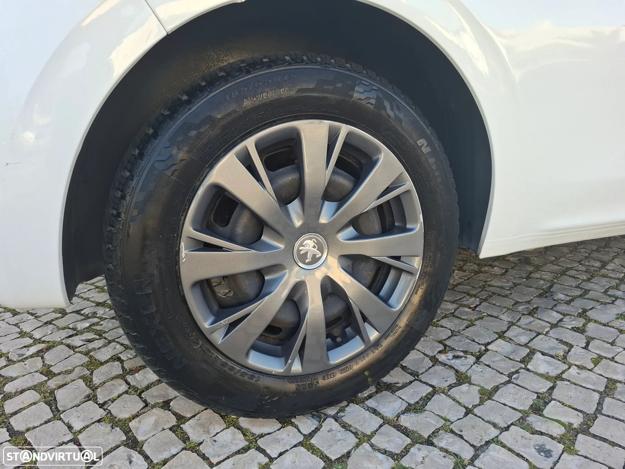 Peugeot 208 1.2 PureTech Active - 37