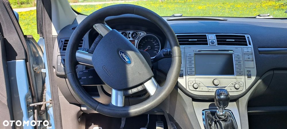 Ford Kuga - 16