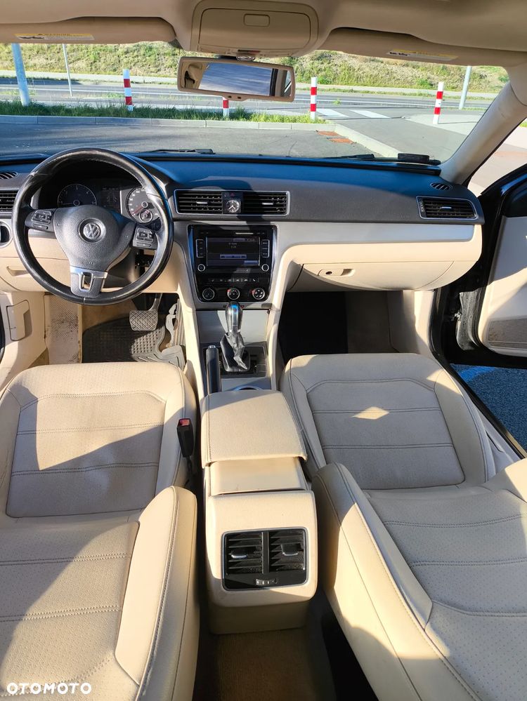 Volkswagen Passat - 17