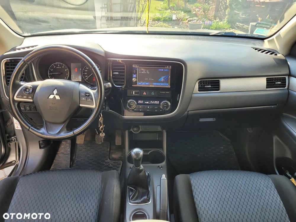 Mitsubishi Outlander 2.0 Intense 2WD - 8