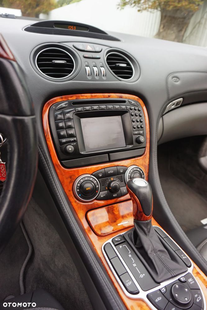 Mercedes-Benz SL - 19