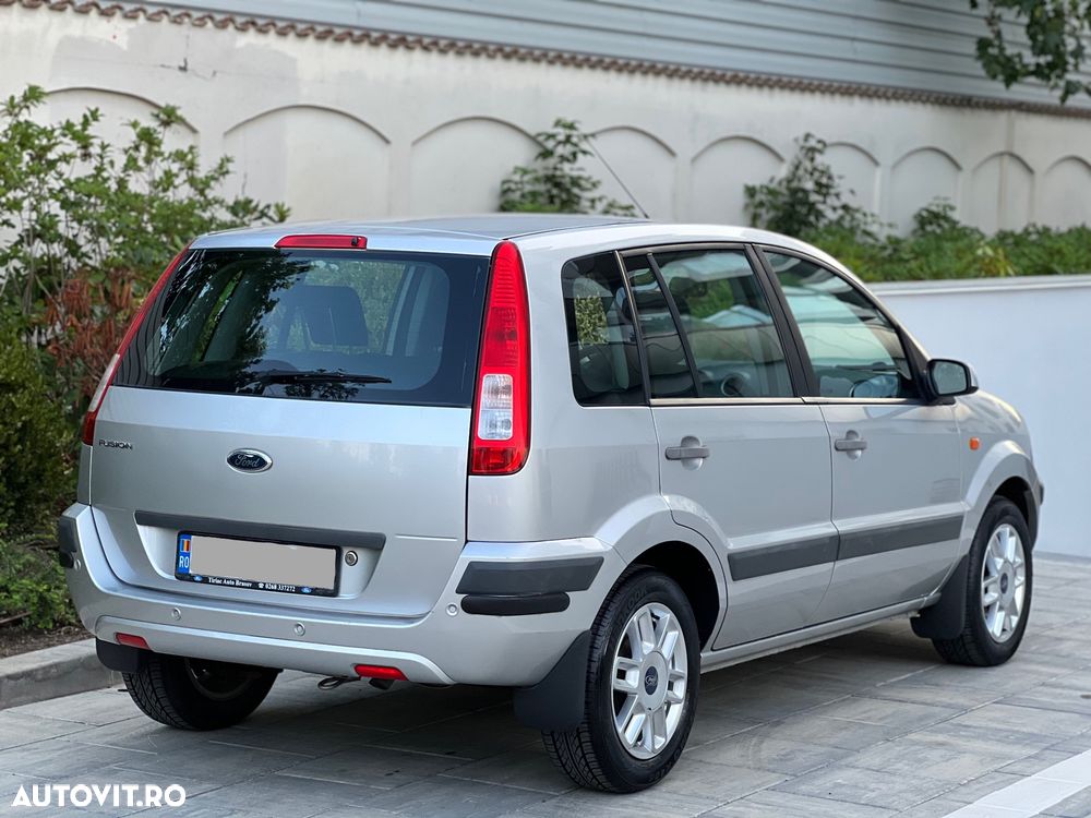 Ford Fusion - 4