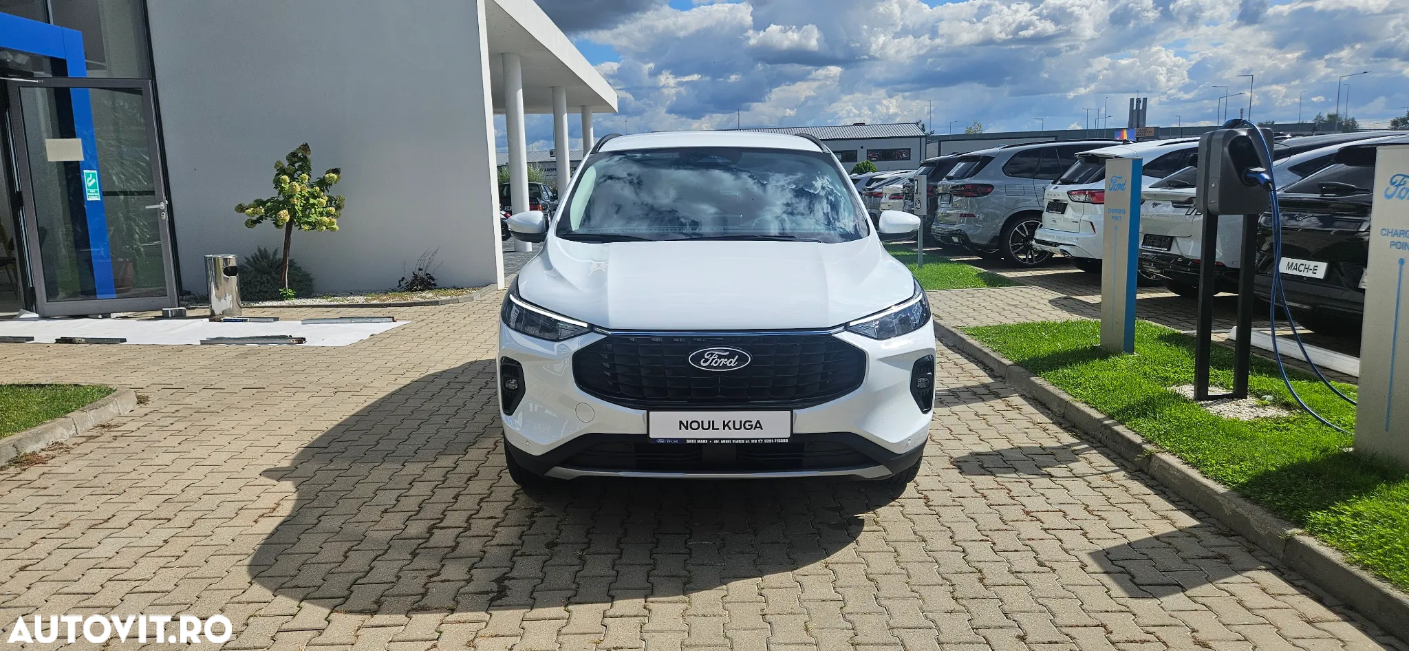 Ford Kuga 1.5 EcoBoost A8 FWD Titanium - 4