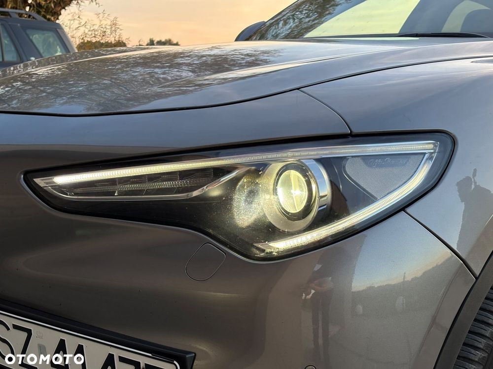 Alfa Romeo Stelvio 2.0 Turbo 16V AT8-Q4 First Edition - 11
