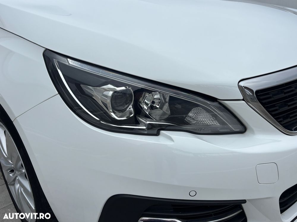 Peugeot 308 SW PureTech 110 Stop & Start Allure - 38