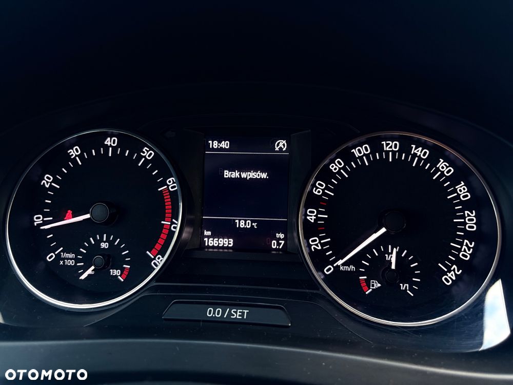 Skoda RAPID 1.2 TSI Ambition - 6