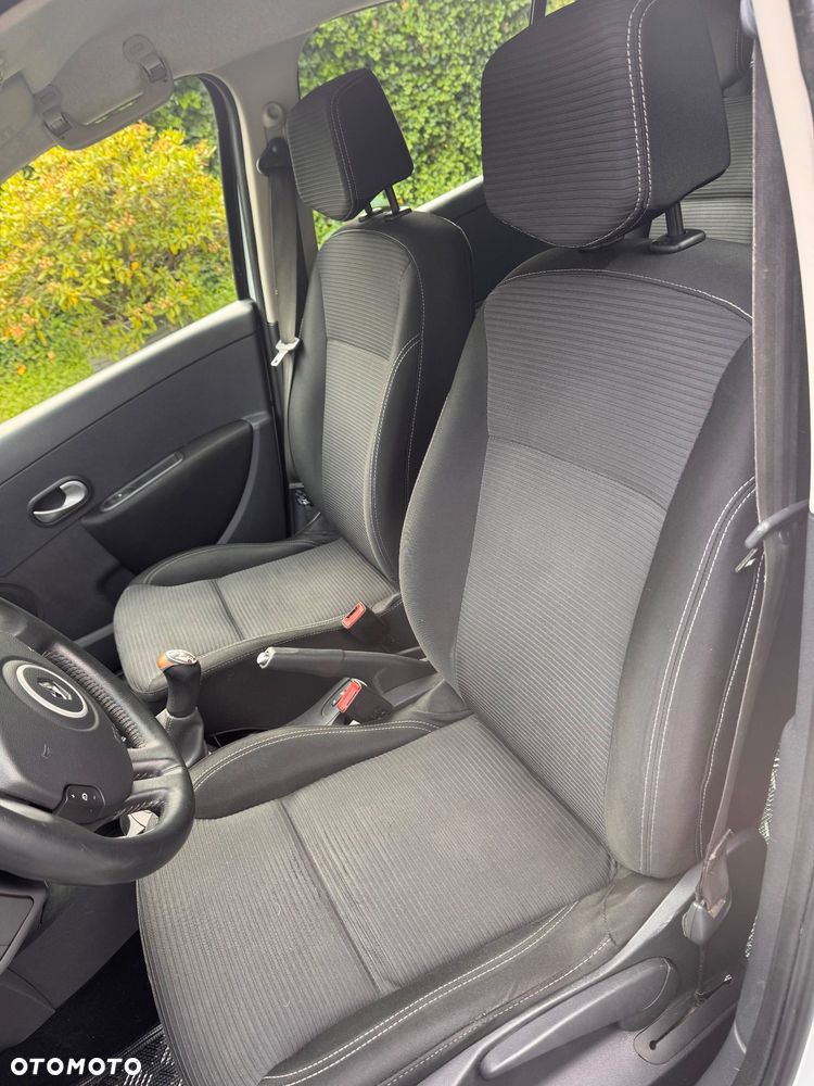 Renault Clio 1.5 dCi Night&Day - 8