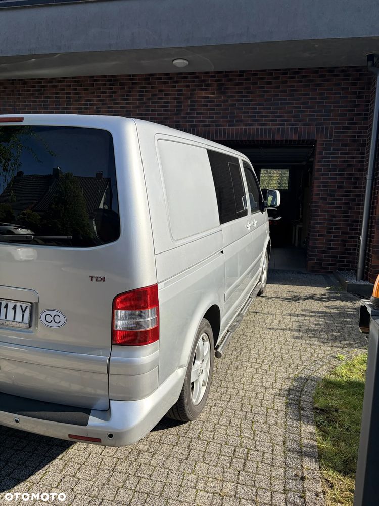 Volkswagen Multivan - 11