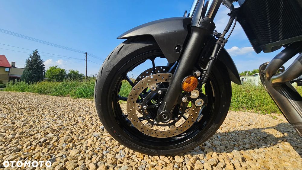 Yamaha MT - 13