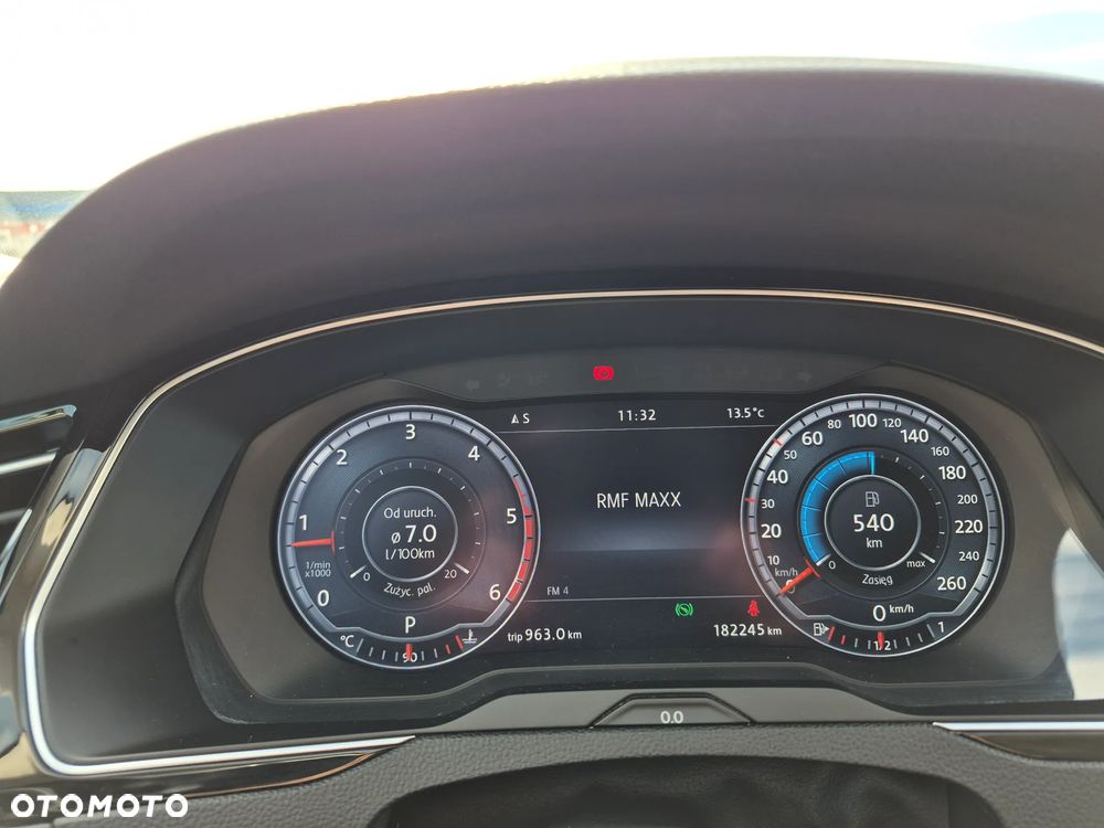 Volkswagen Passat 2.0 TDI (BlueMotion Technology) DSG Highline - 19