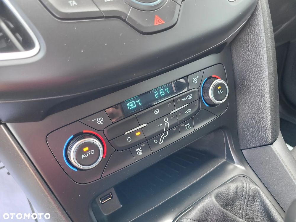 Ford Focus 1.0 EcoBoost Gold X (Trend) - 25