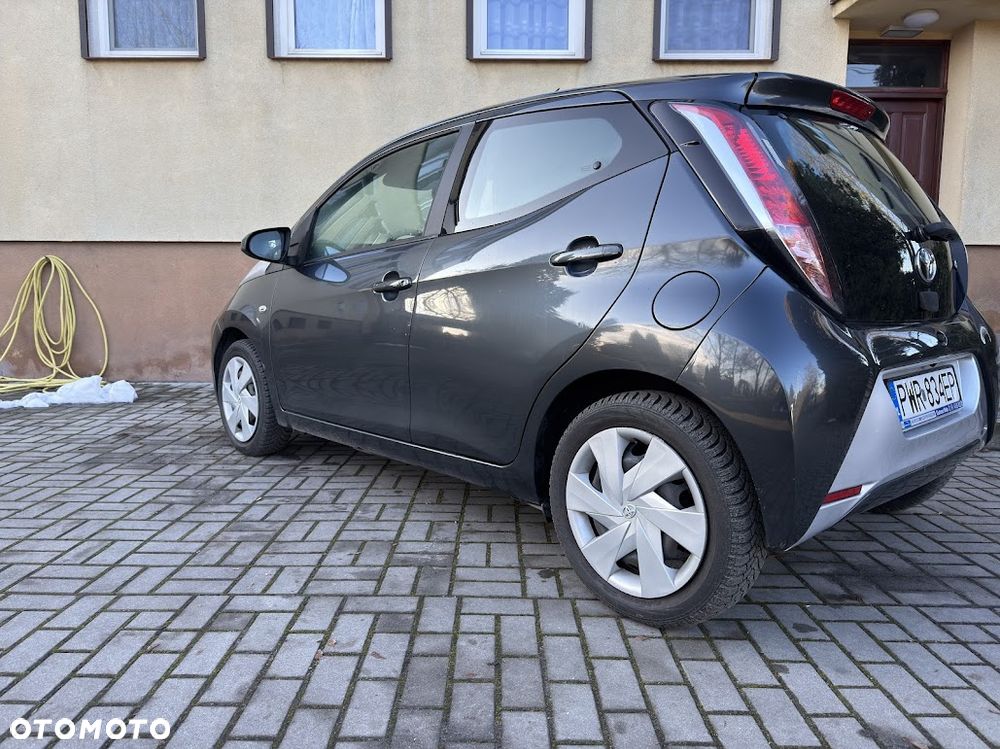 Toyota Aygo x-play Eco - 2