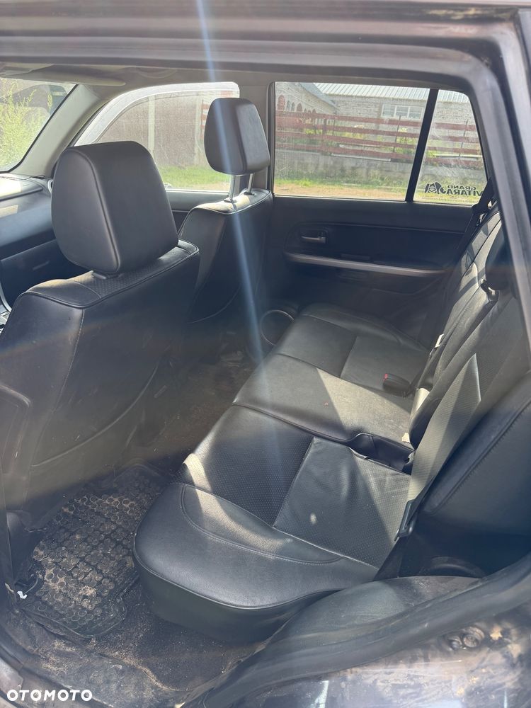 Suzuki Grand Vitara 2.4 De Luxe - 6
