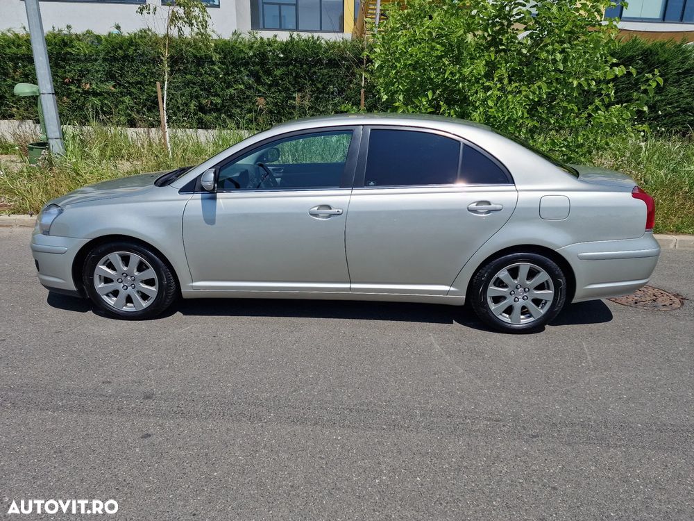 Toyota Avensis - 9