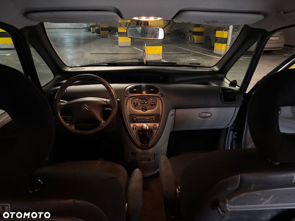 Citroën Xsara Picasso 1.6 SX - 9