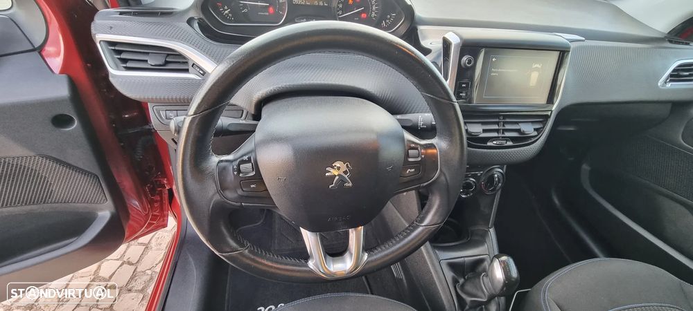 Peugeot 208 1.2 PureTech Style - 19