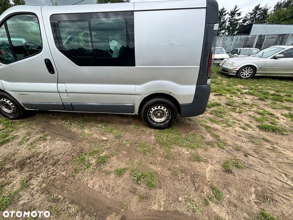 Renault Trafic Passenger - 4